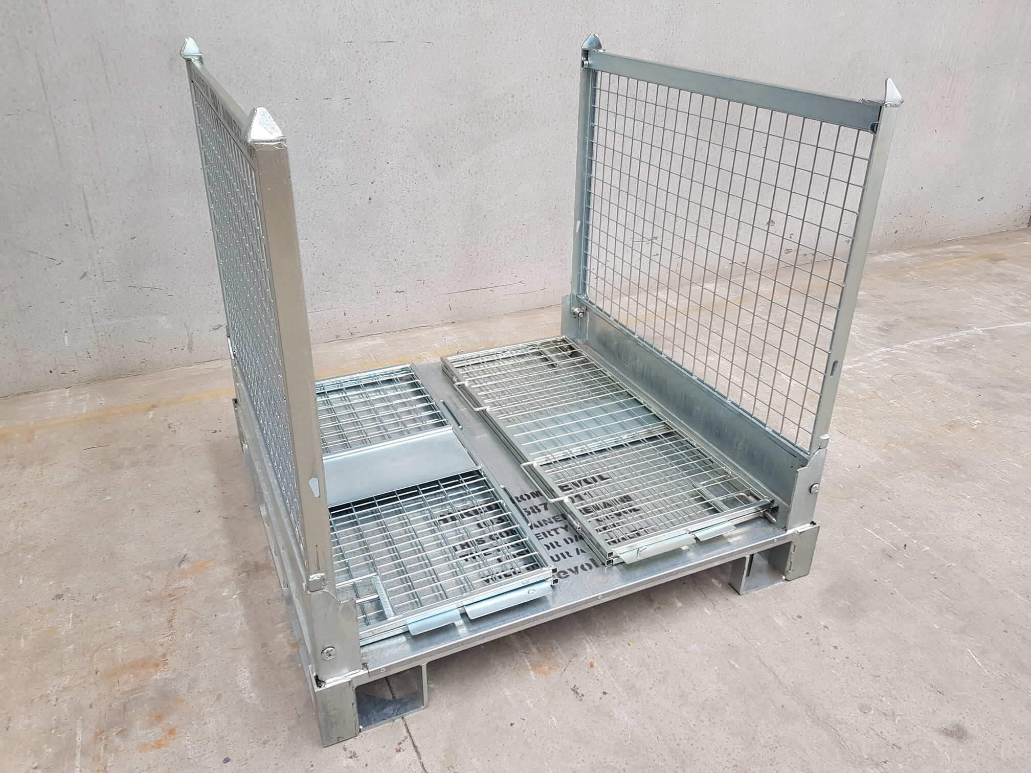 Folding Mesh Pallet Galvanised Finish 